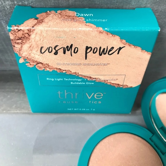 Thrive Causemetics Cosmo Power 3D Strobing Highlighter shade DAWN (Rose Gold) - Picture 3 of 7